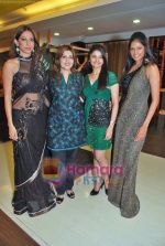 Prachi Desai, Vida Samadzai at Amara store to promote designers Archana Kocchar, Meera Mahadevia and Neyomi Khaitan in Amara on 22nd Oct 2009 (2).JPG